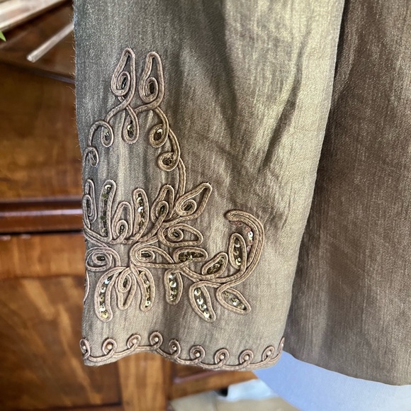 KM collections, ladies, dress jacket, size 10 and bred sleeves and front taupe - Picture 7 of 10